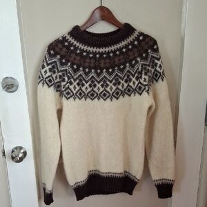 Vinrage Woolrich Nordic Cream and Brown Sweater_1